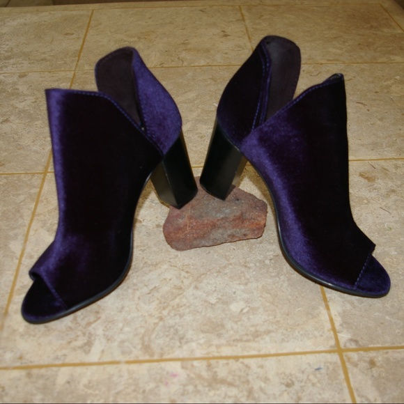 Steven Madden Open-toe silhouette. Shoes - Picture 3 of 6